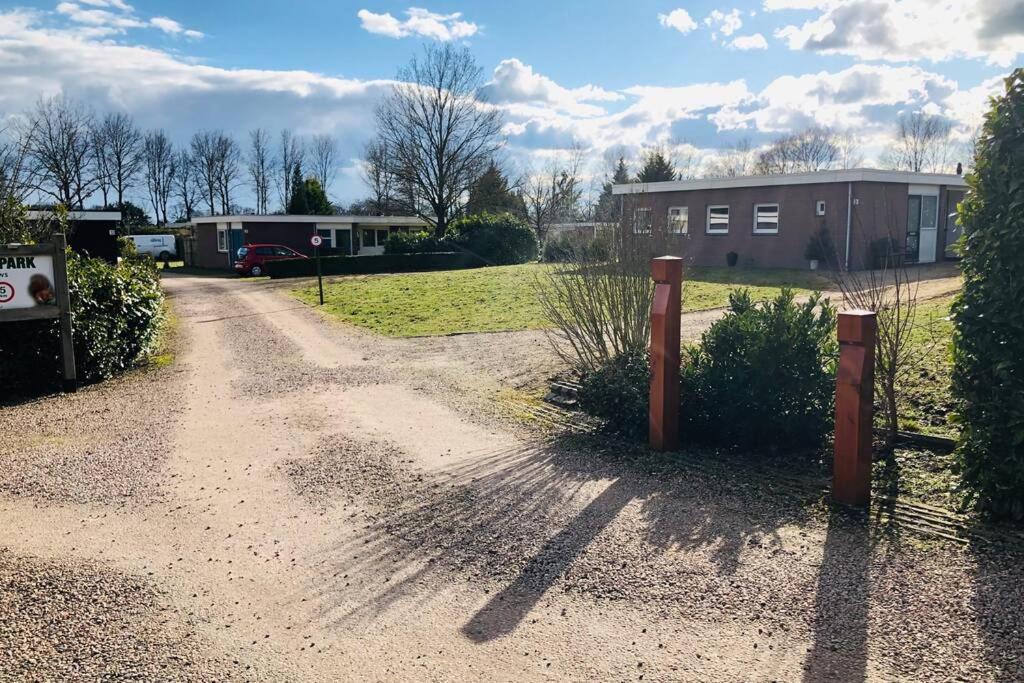 Vakantiebungalow In Bosrijke Omgeving Luttenberg Exterior photo